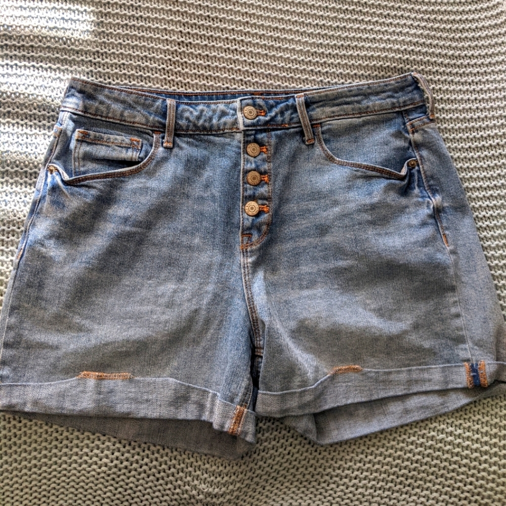 Hi-Rise Button Front Cuffed Shorts Sz 12